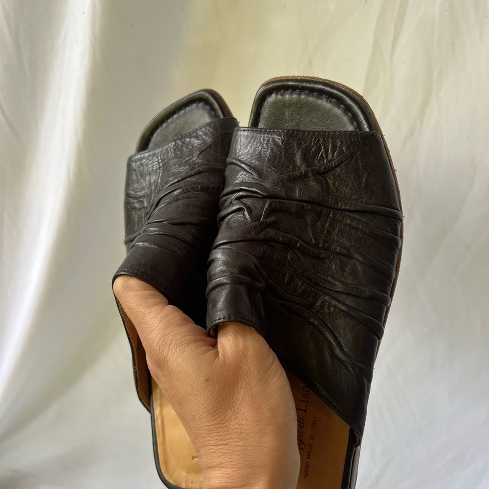 Black Sandals for Effortless Style - Picture 7 of 11